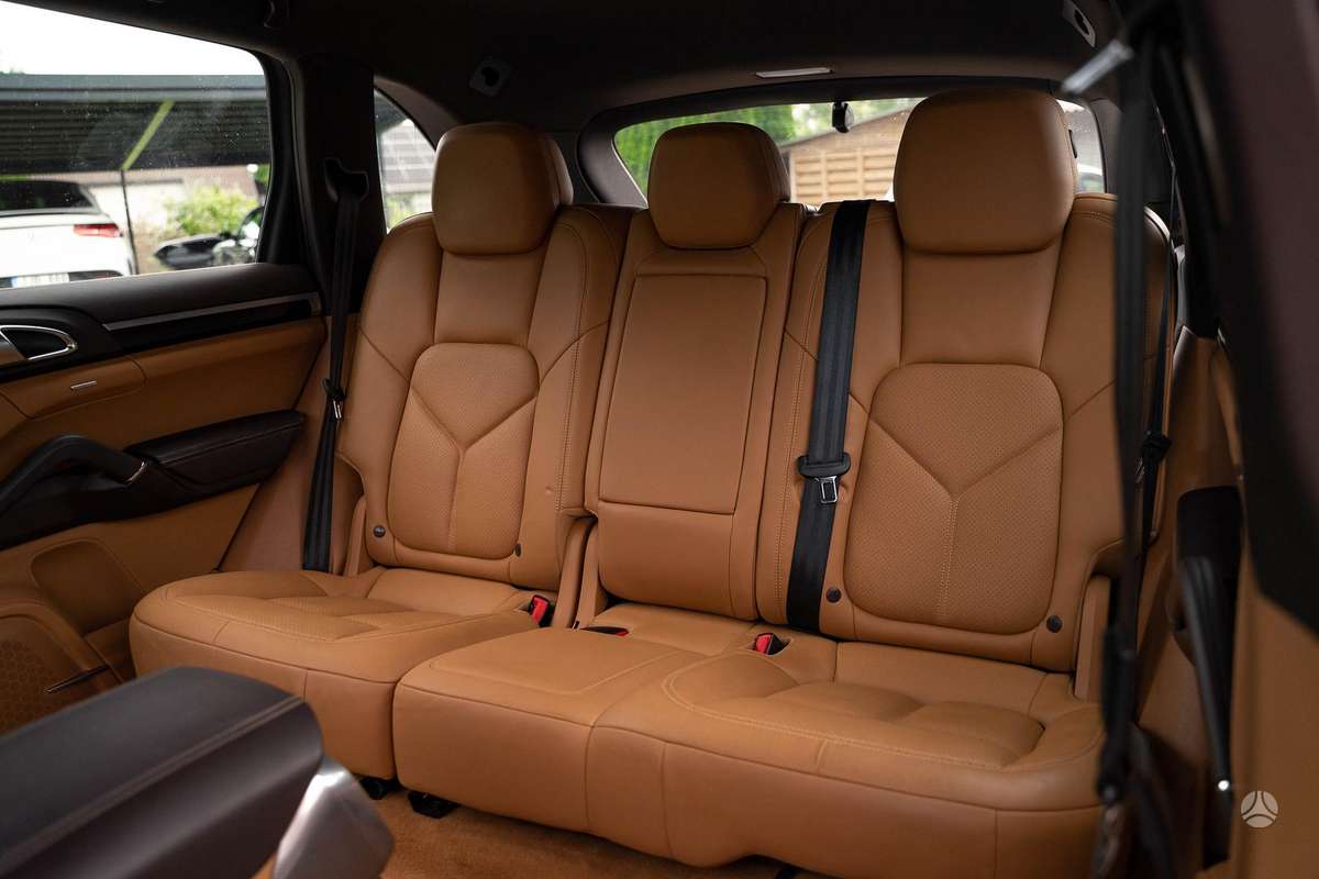 Porsche Cayenne - 6