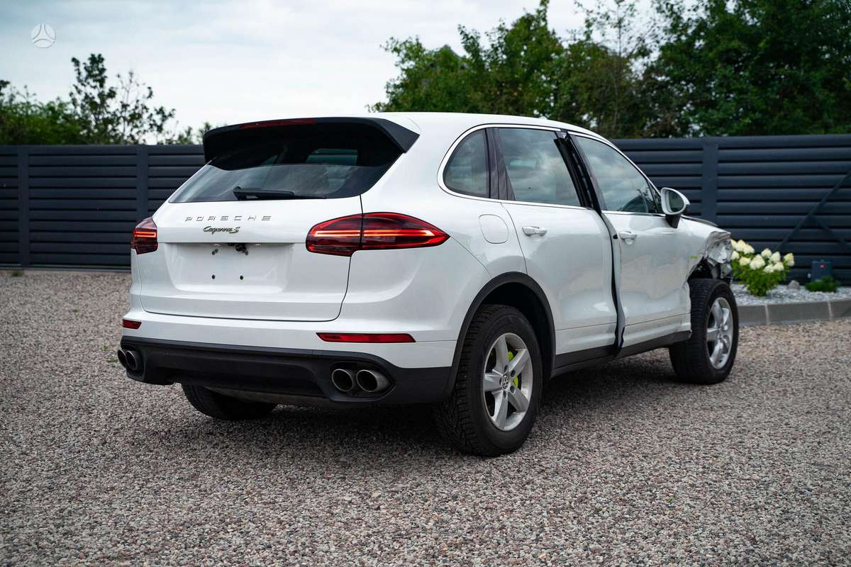 Porsche Cayenne - 12