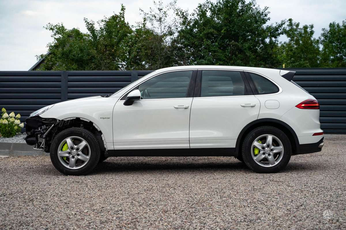 Porsche Cayenne - 10