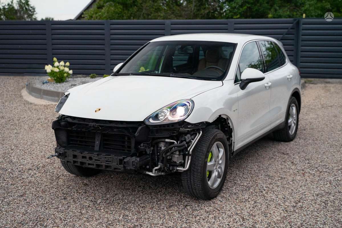 Porsche Cayenne - 7