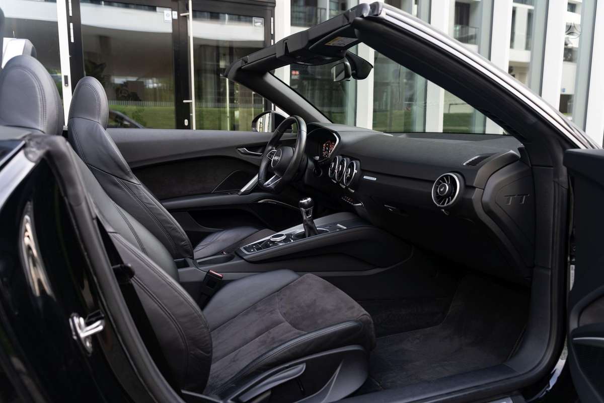 Audi TT, 1.8 l., convertible