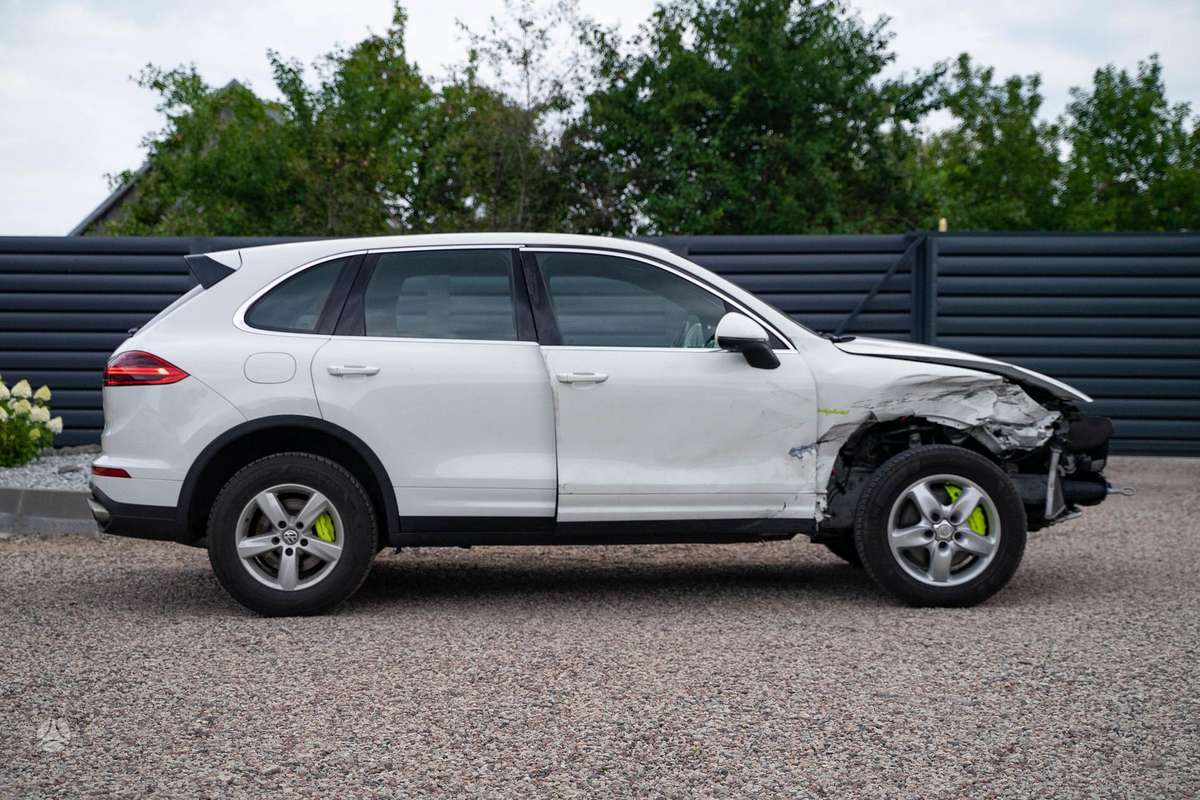 Porsche Cayenne - 11