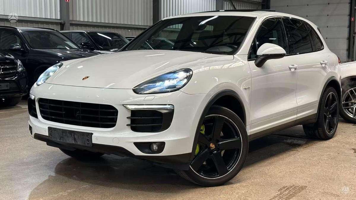 Porsche Cayenne - 2