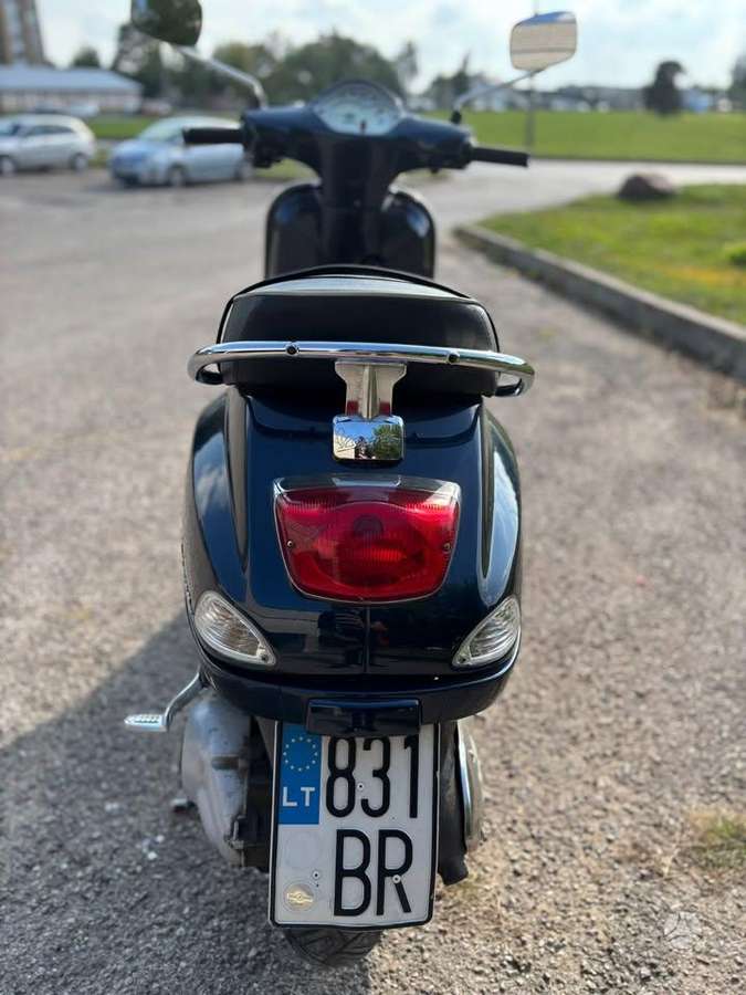 Piaggio Vespa 125cc, scooters / mopeds