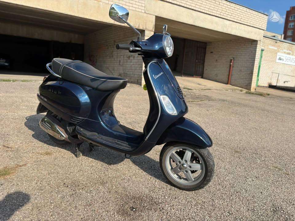Piaggio Vespa 125cc, scooters / mopeds