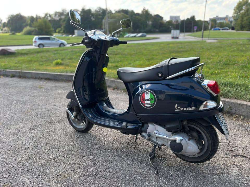 Piaggio Vespa 125cc, scooters / mopeds