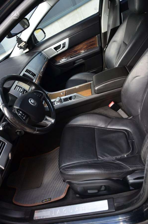 Jaguar XF, 2.2 l., Седан