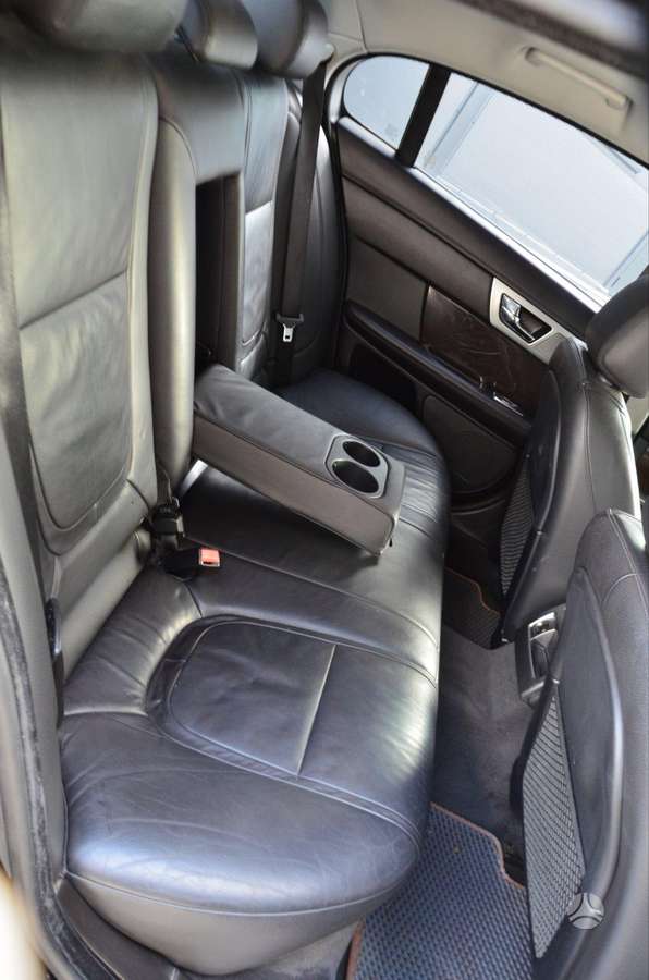 Jaguar XF, 2.2 l., Седан
