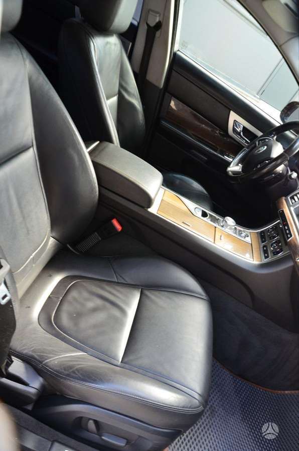Jaguar XF, 2.2 l., Седан
