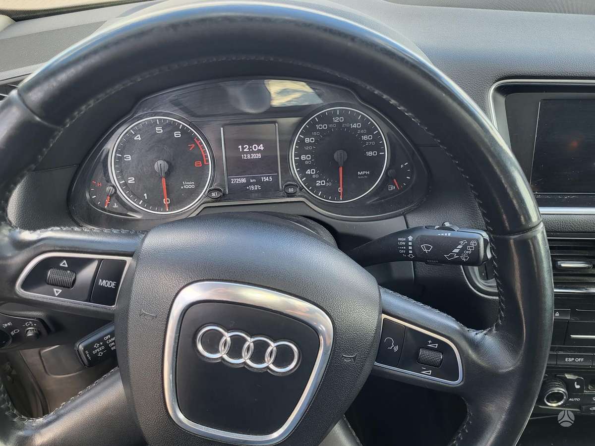 Audi Q5, 3.2 l., off-road / crossover