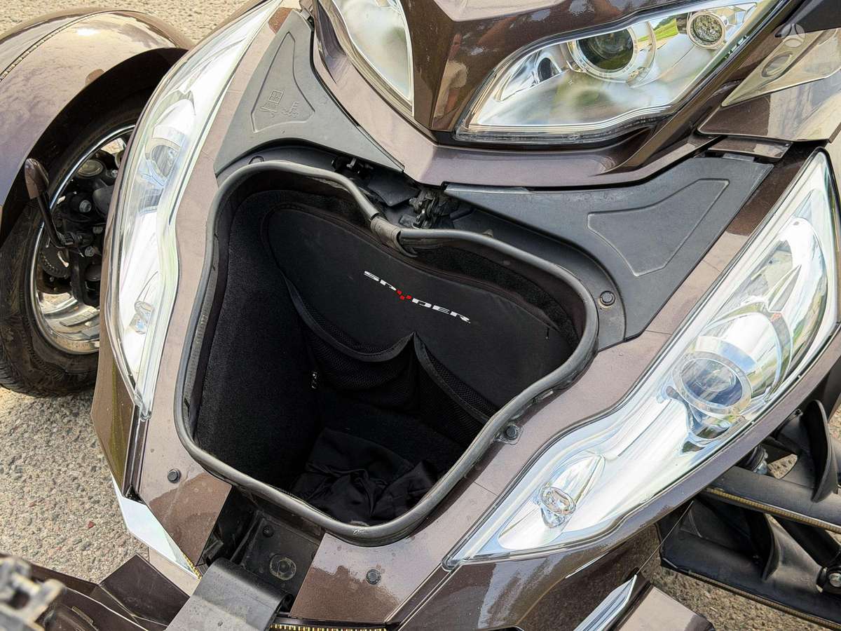 Can-Am Spyder 1000cc, трициклы