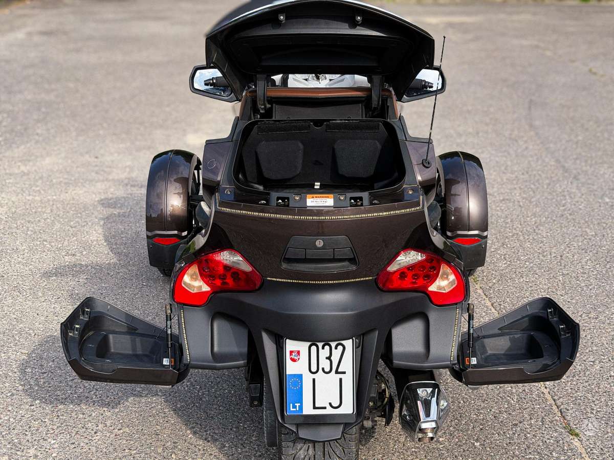 Can-Am Spyder 1000cc, трициклы