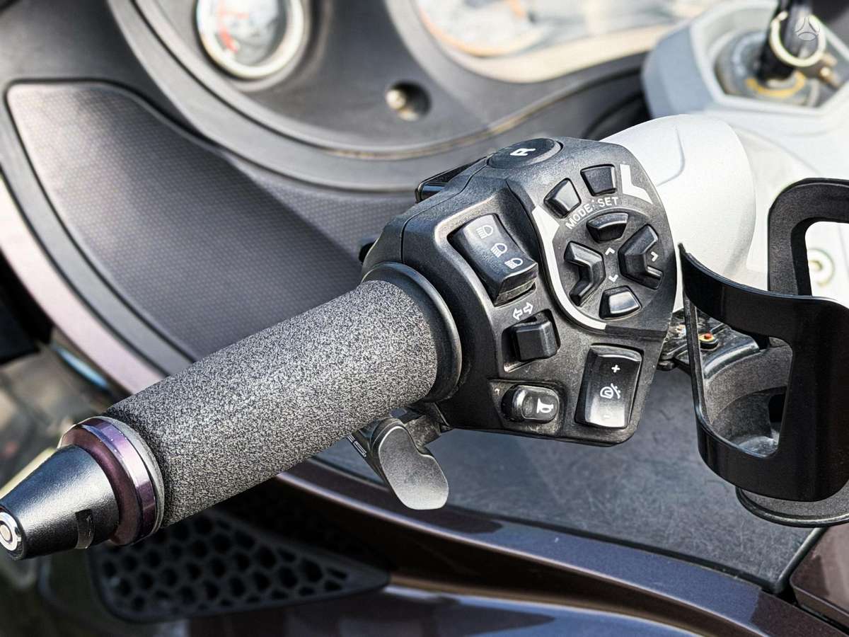 Can-Am Spyder 1000cc, трициклы