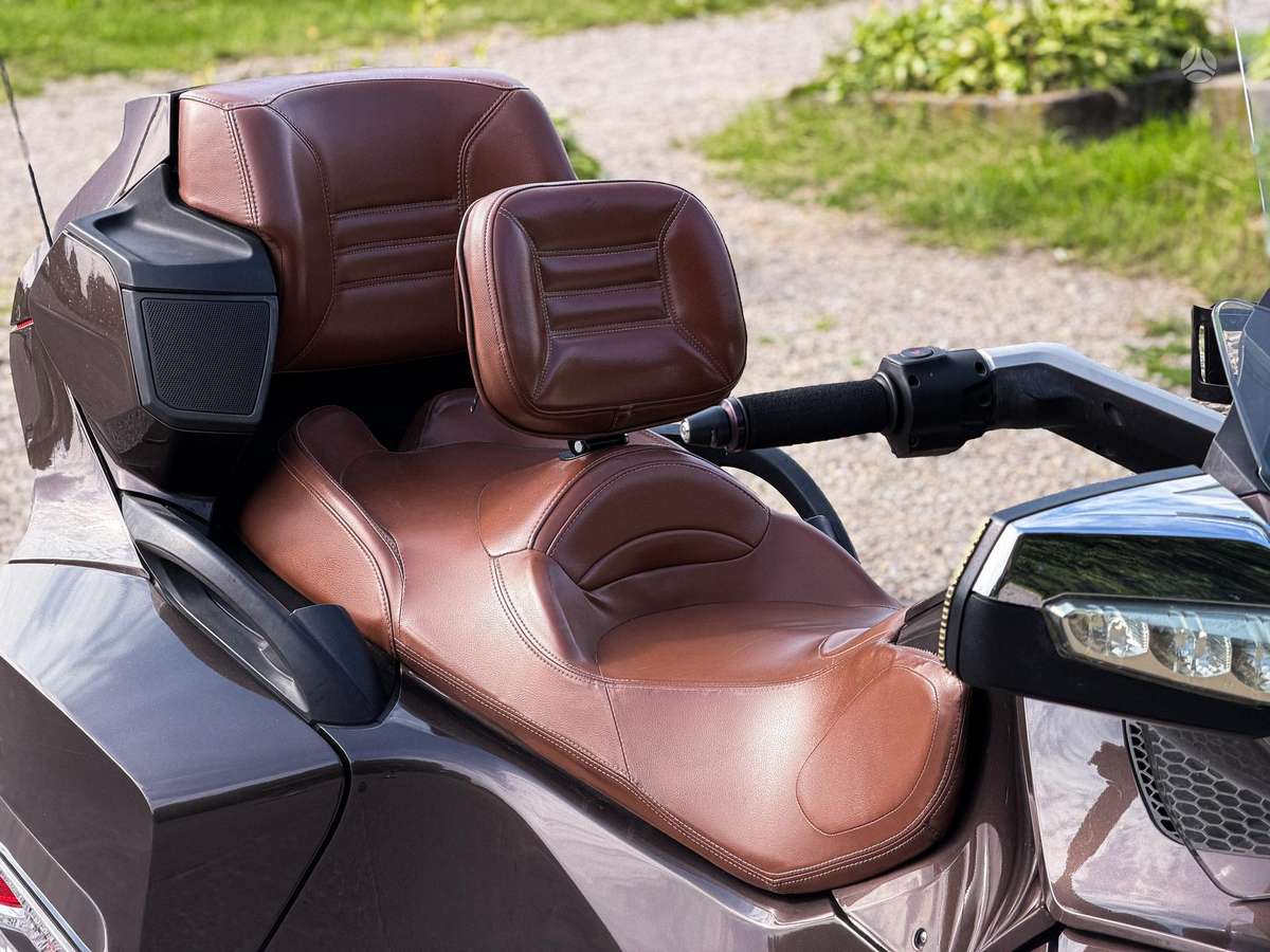 Can-Am Spyder 1000cc, трициклы