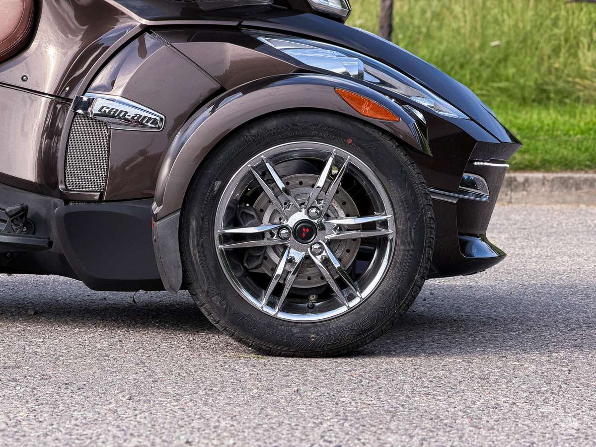 Can-Am Spyder 1000cc, triračiai