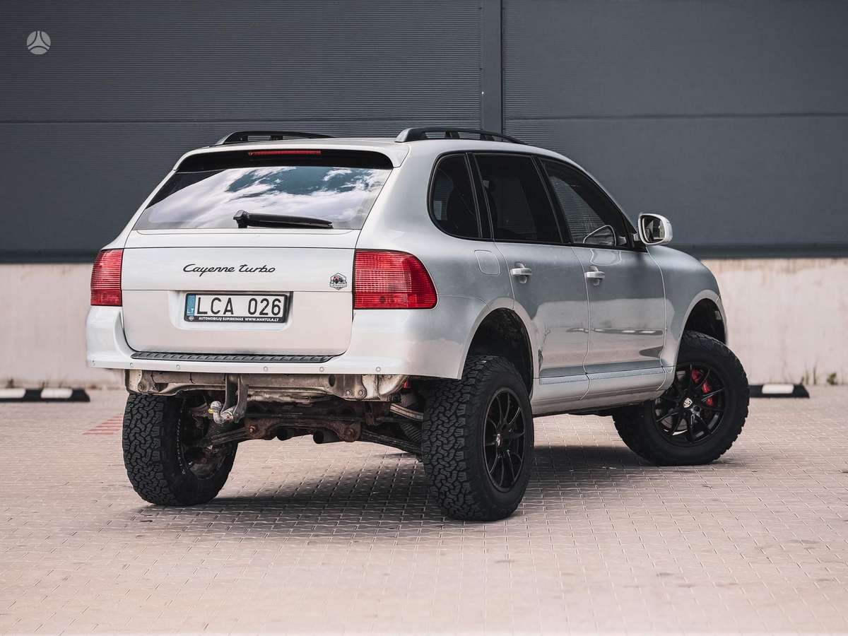 Porsche Cayenne - 2