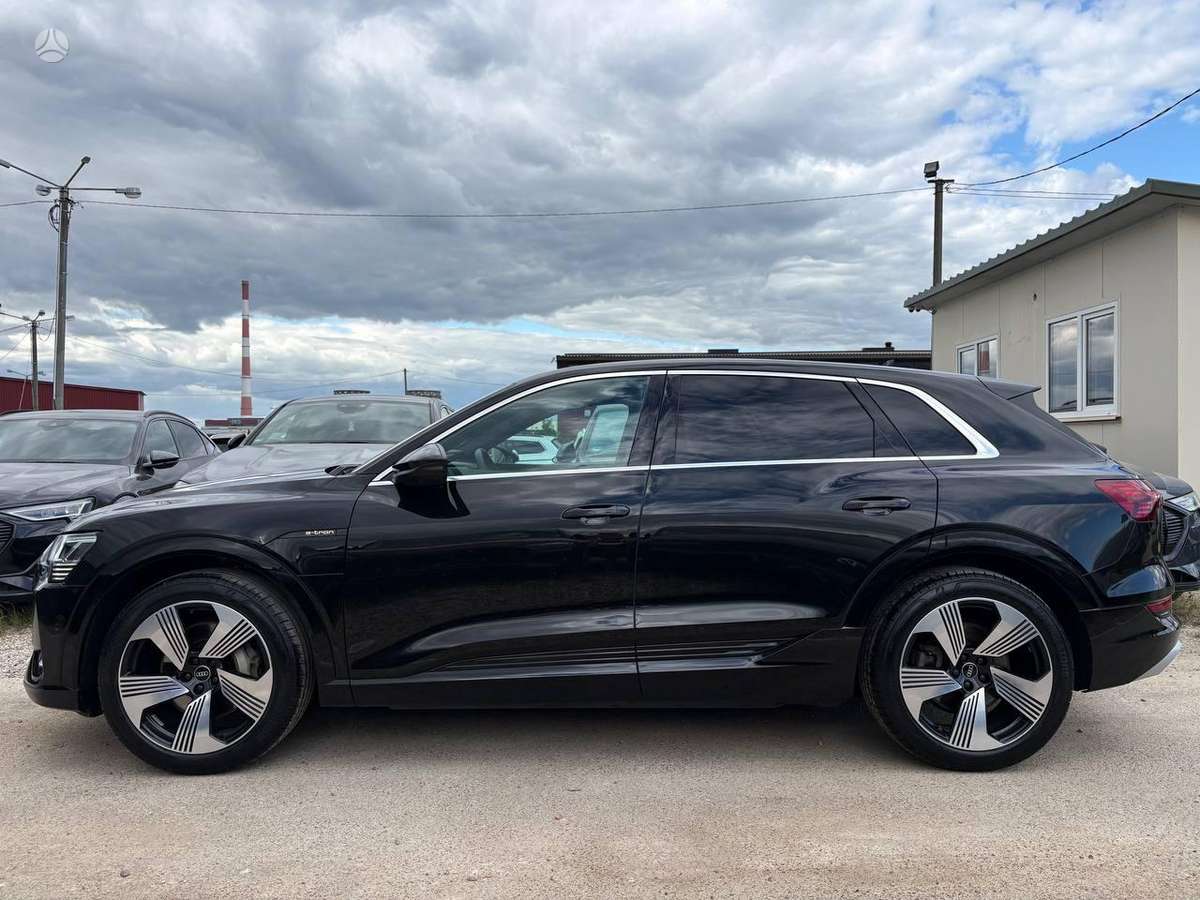 Audi e-tron, 95 kWh, off-road / crossover