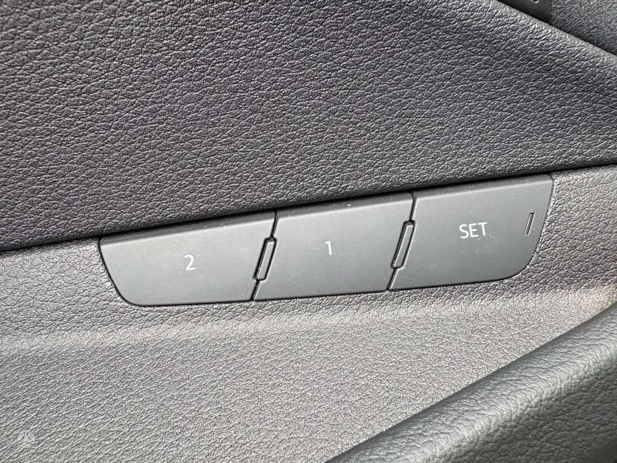 Audi e-tron, 95 kWh, off-road / crossover