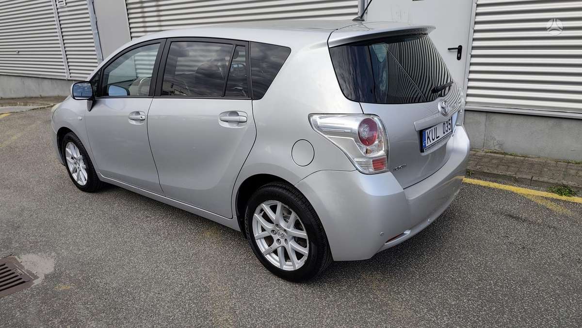 Toyota Verso - 4