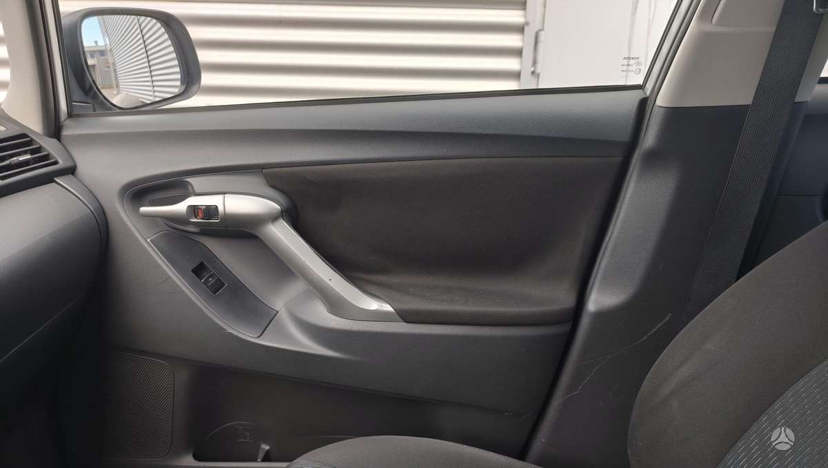 Toyota Verso, 2.0 l., Минивэн