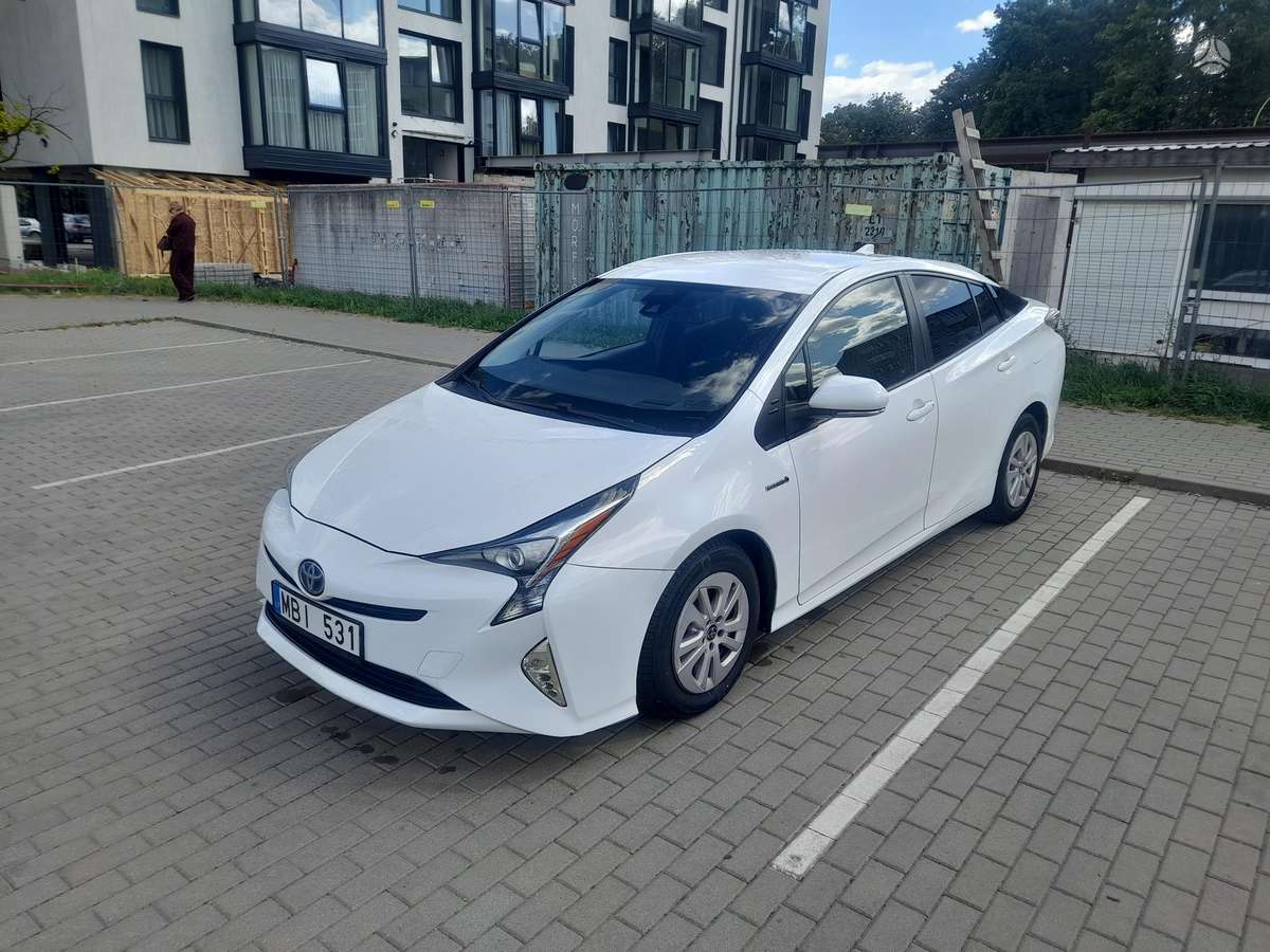 Toyota Prius - 3