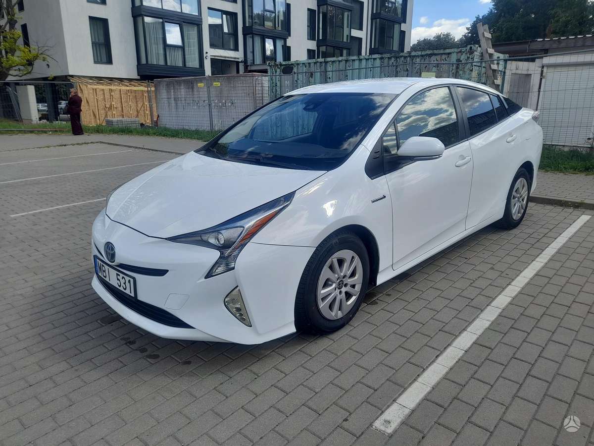 Toyota Prius - 4