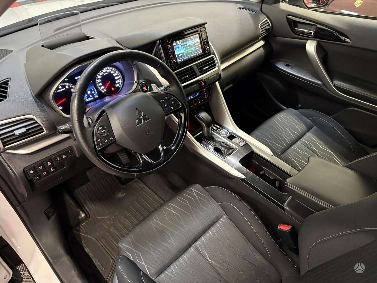 Mitsubishi Eclipse Cross, 1.5 l., off-road / crossover