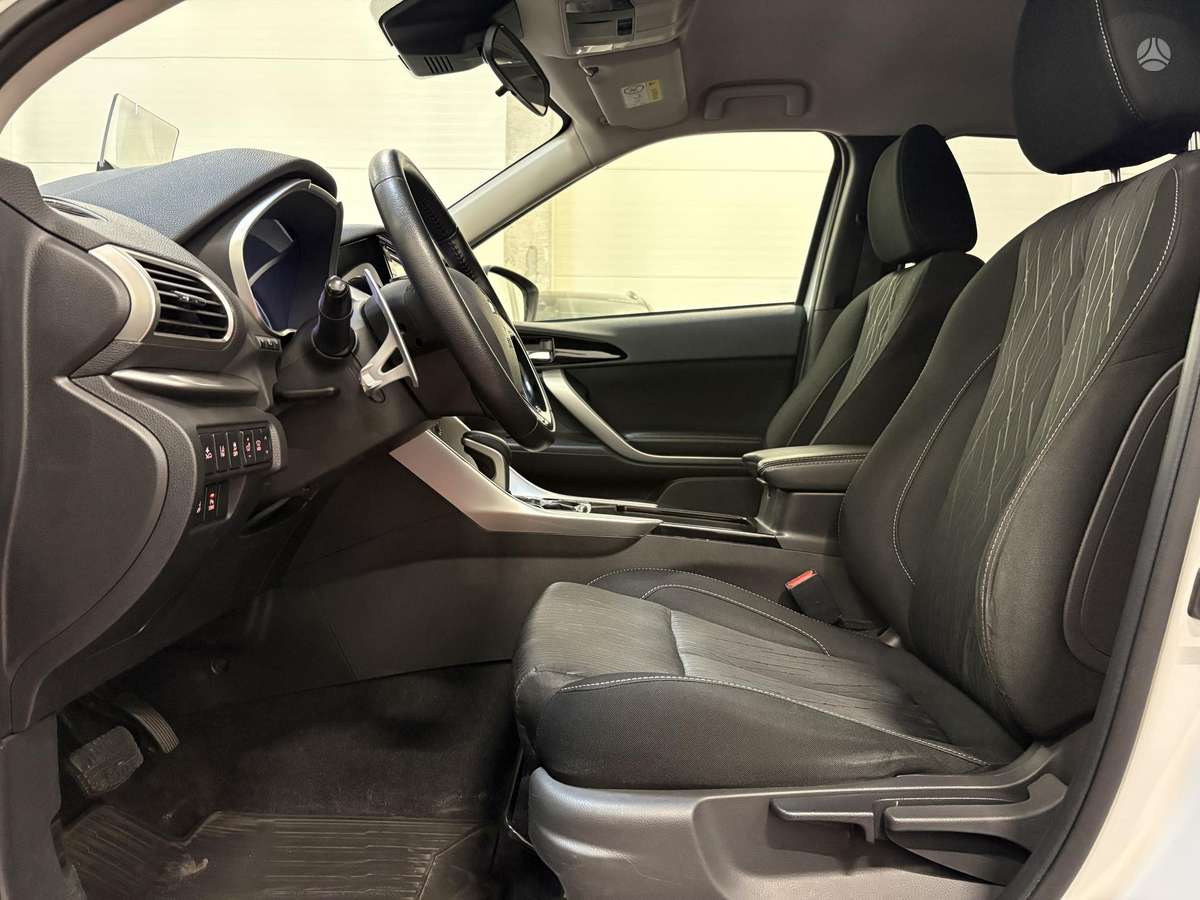 Mitsubishi Eclipse Cross, 1.5 l., off-road / crossover