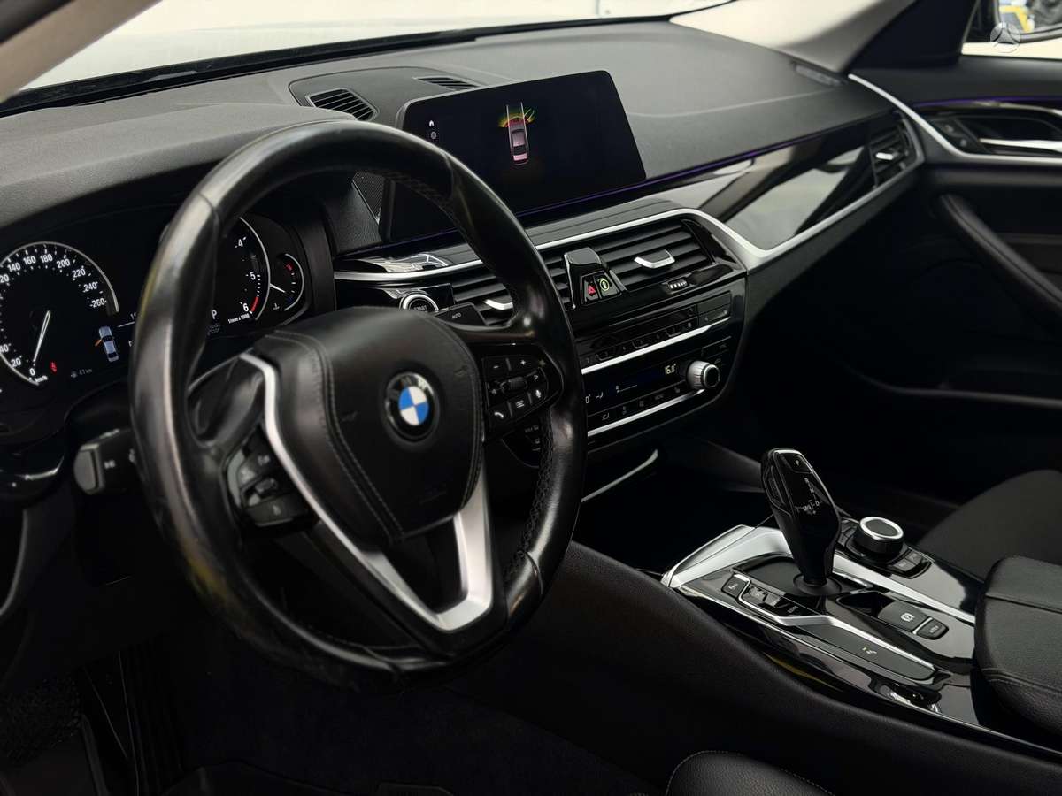 BMW 518, 2.0 l., Седан