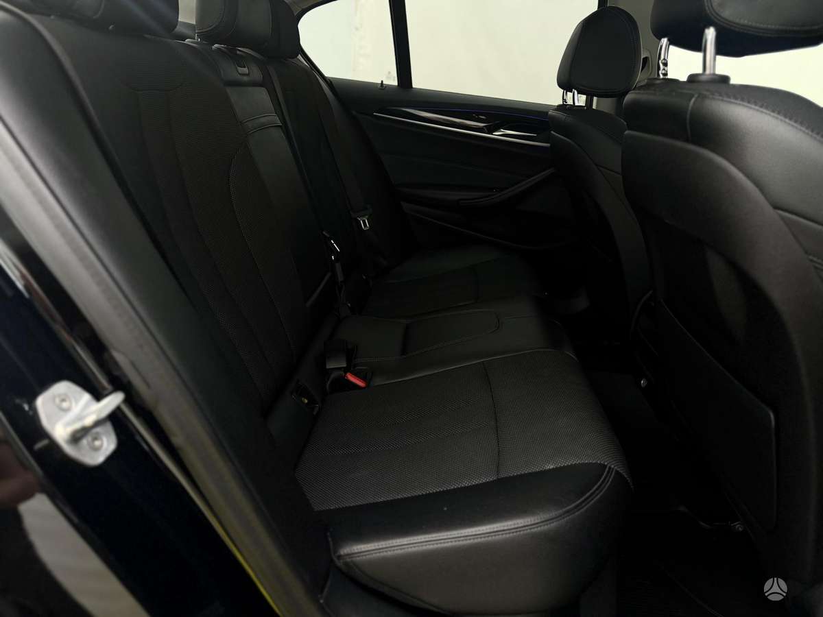 BMW 518, 2.0 l., Седан
