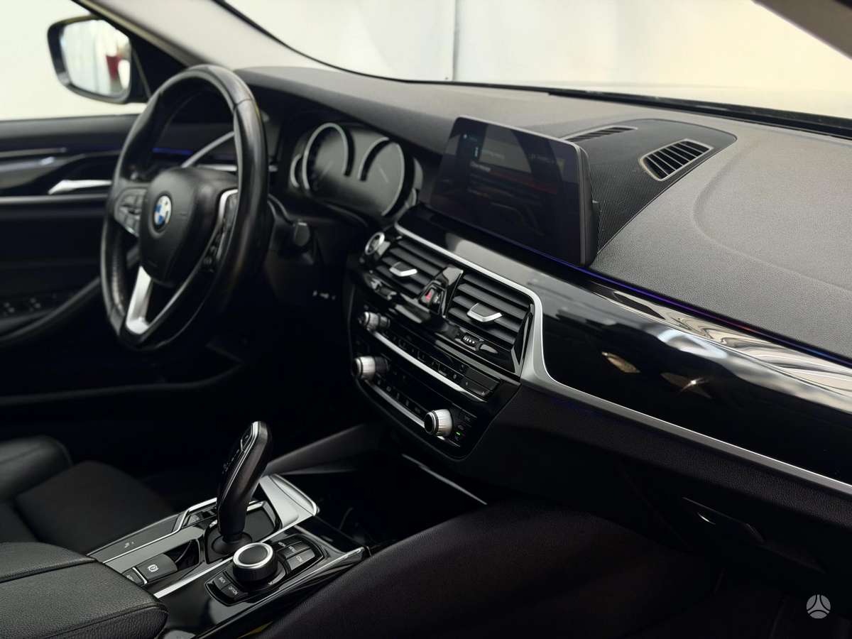 BMW 518, 2.0 l., Седан