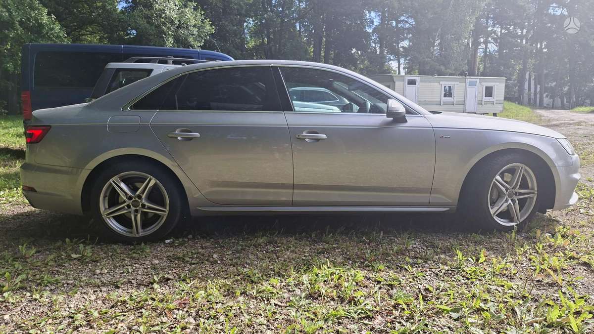 Audi A4, 2.0 l., Седан