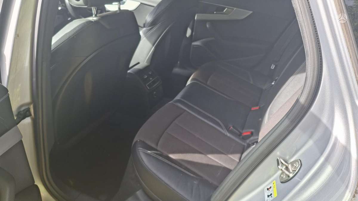Audi A4, 2.0 l., Седан