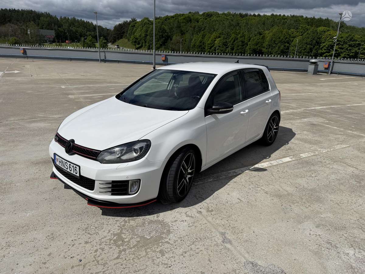Volkswagen Golf - 2