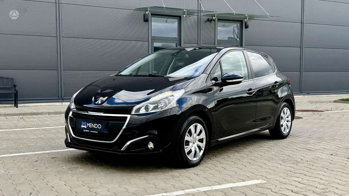 Peugeot 208, 1.2 l., hatchback