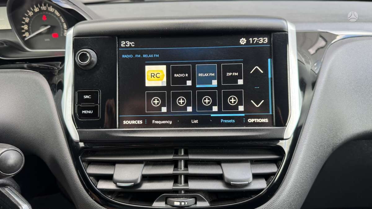 Peugeot 208, 1.2 l., hatchback