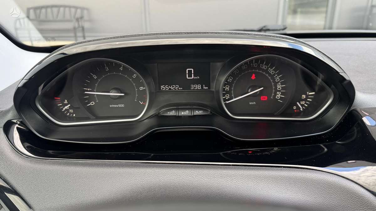 Peugeot 208, 1.2 l., hatchback