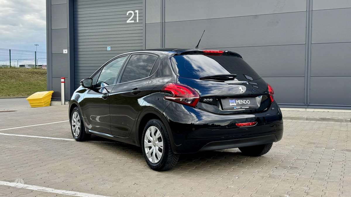 Peugeot 208, 1.2 l., hatchback