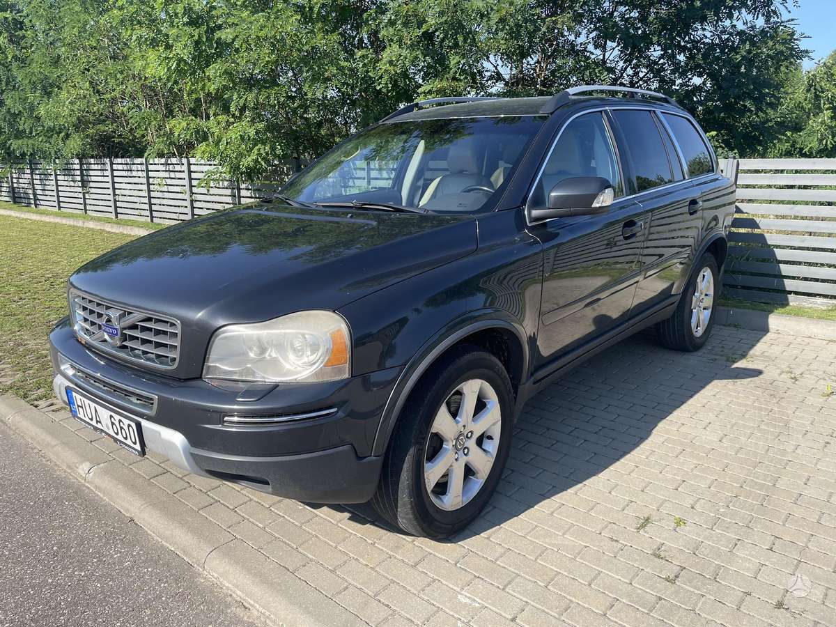 Volvo XC90 - 1