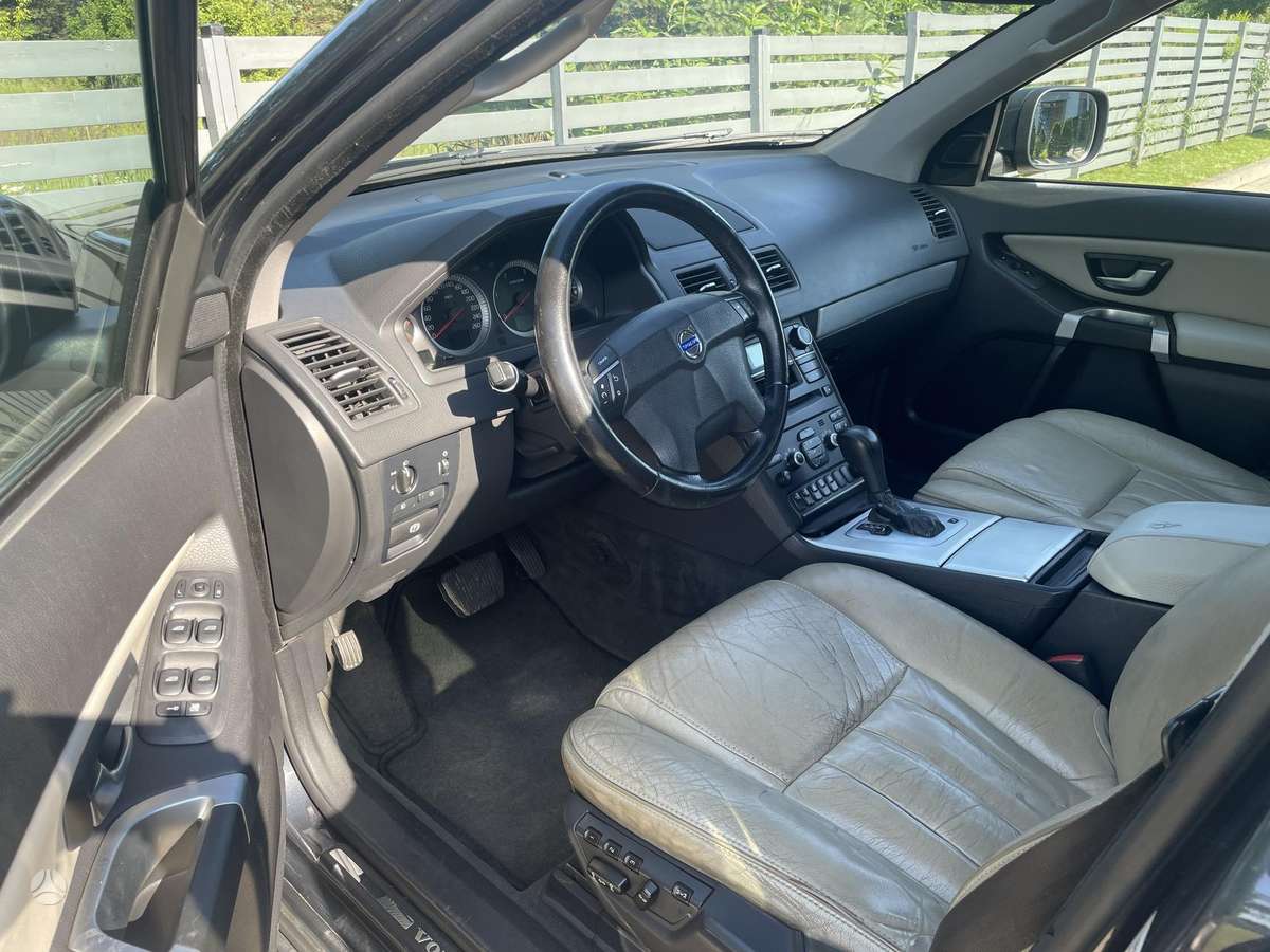 Volvo XC90 - 9