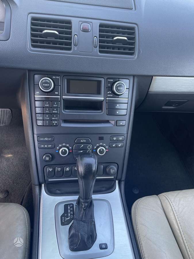 Volvo XC90 - 11