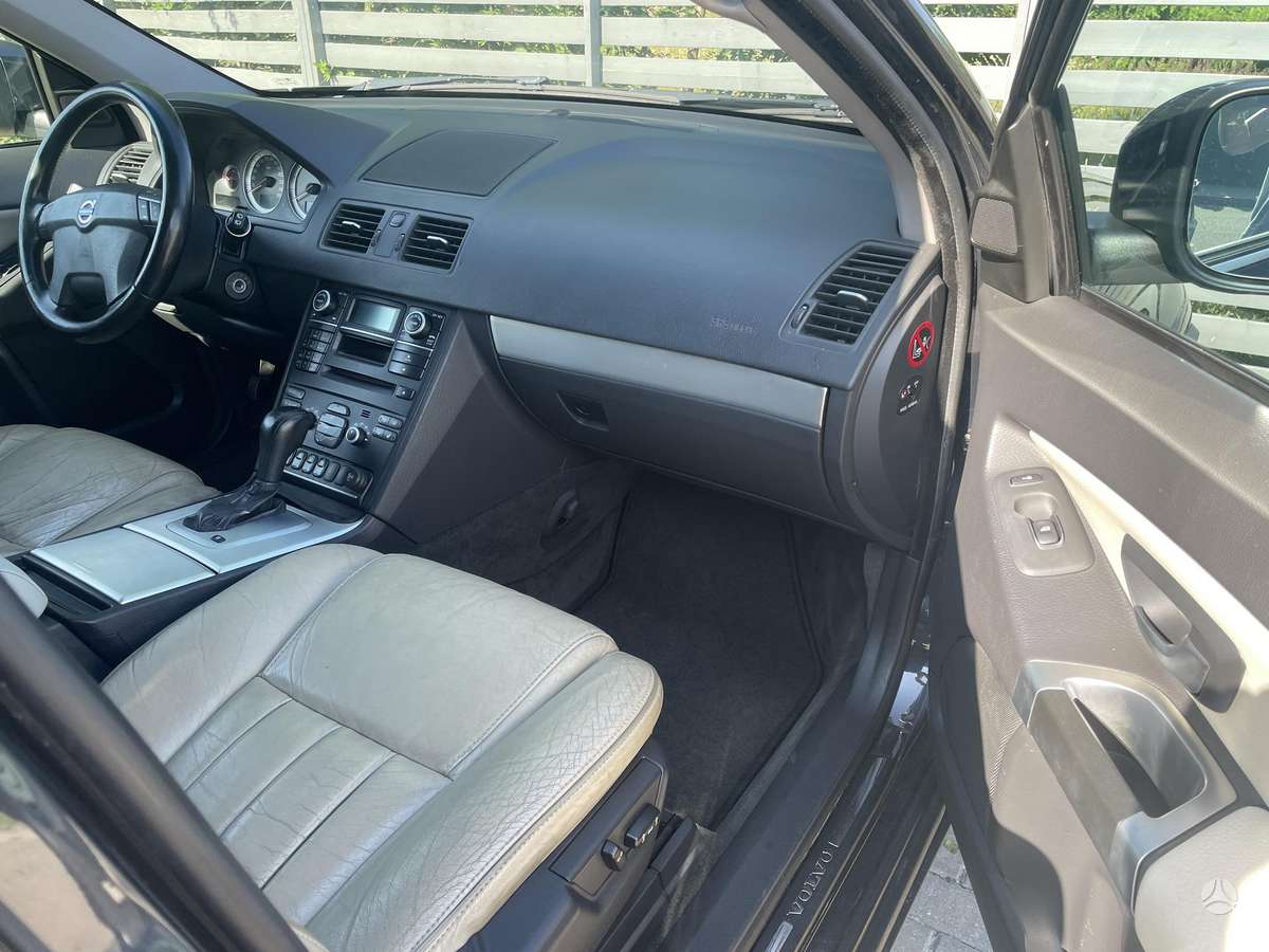 Volvo XC90 - 12