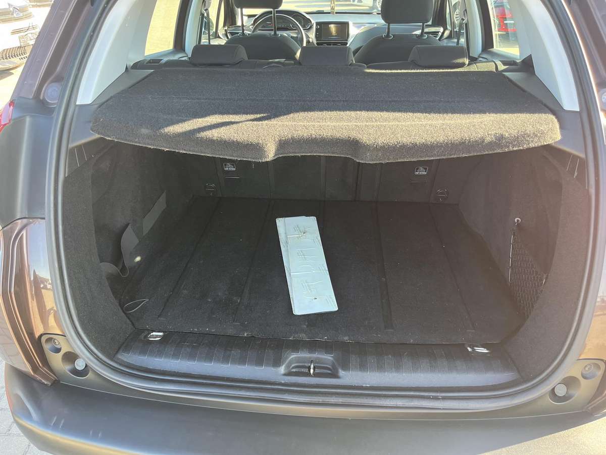 Peugeot 2008, 1.2 l., Универсал