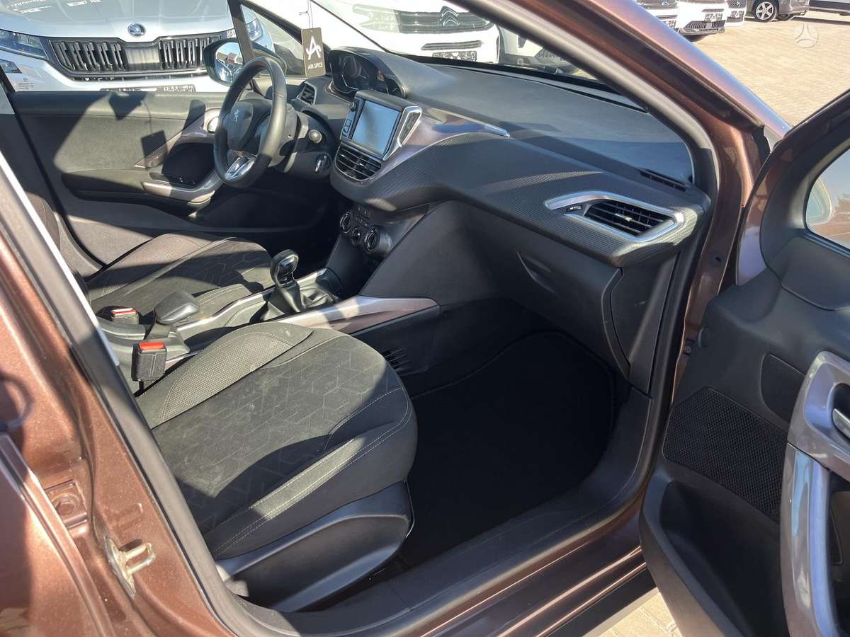 Peugeot 2008, 1.2 l., Универсал