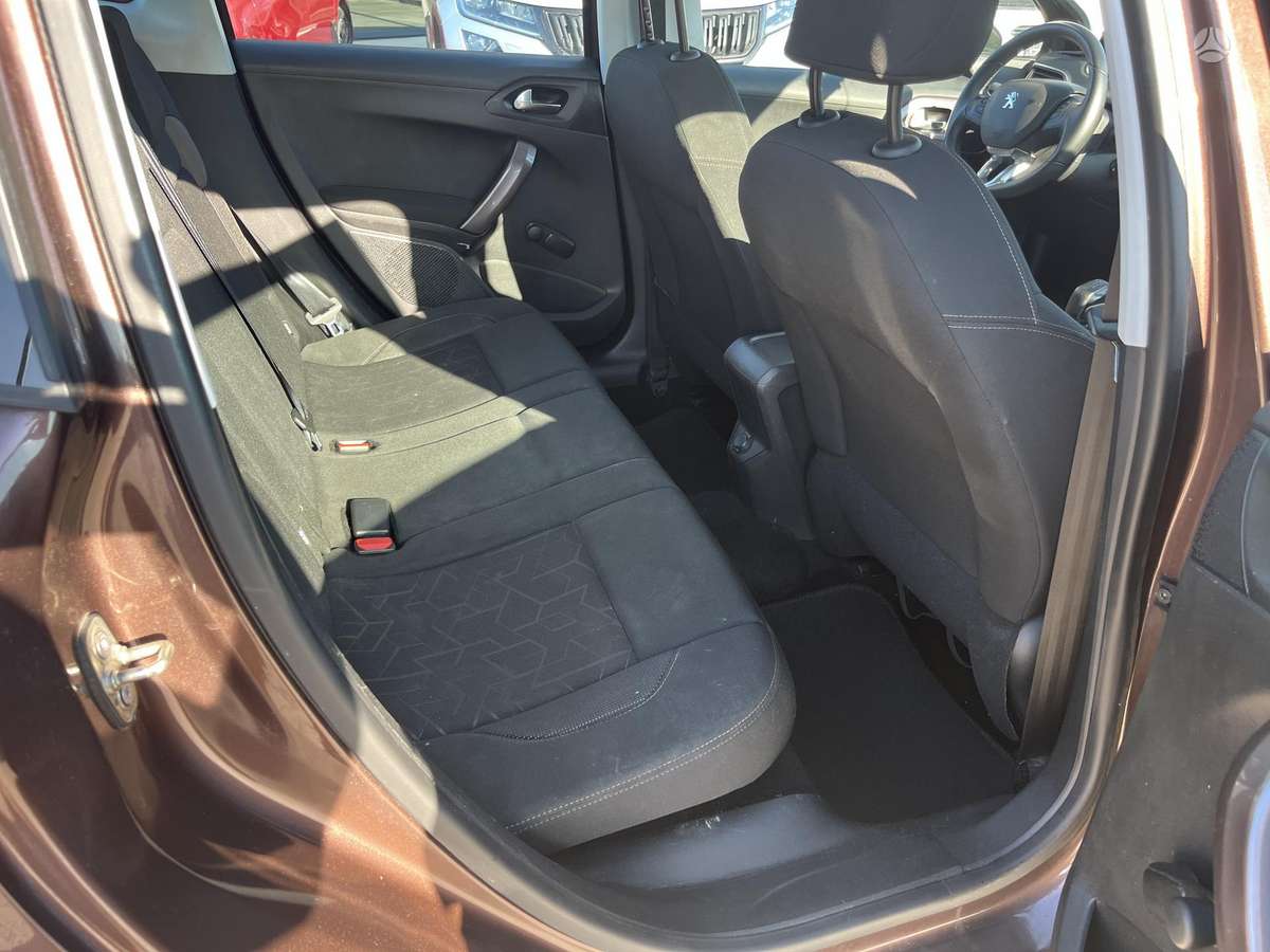 Peugeot 2008, 1.2 l., Универсал