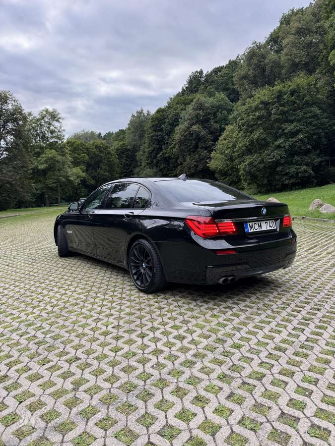 BMW 740, 3.0 l., Седан