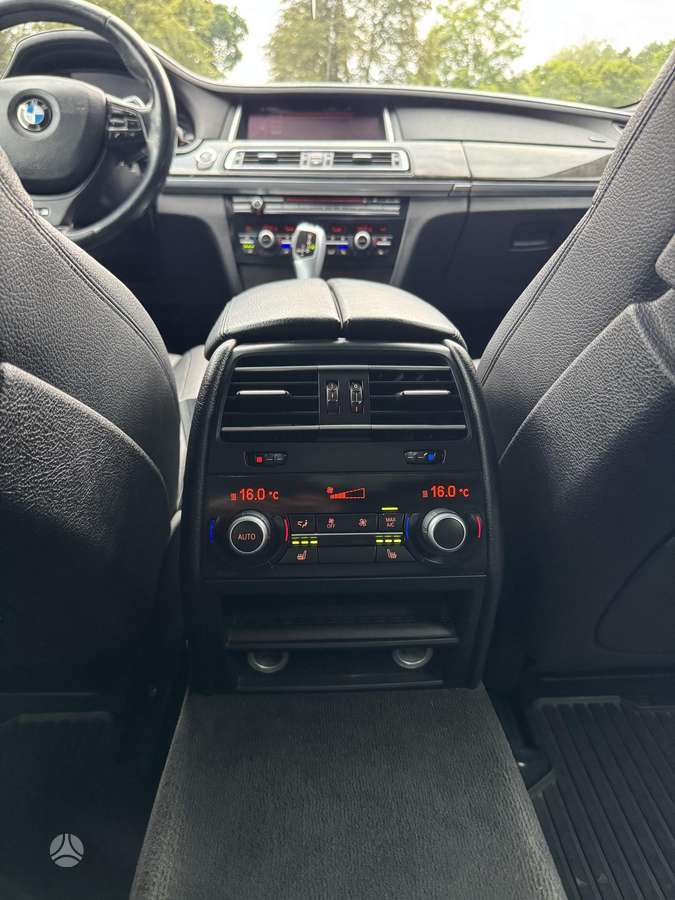 BMW 740, 3.0 l., Седан