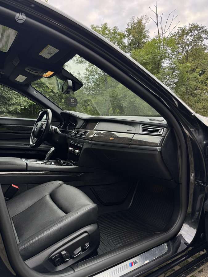 BMW 740, 3.0 l., Седан