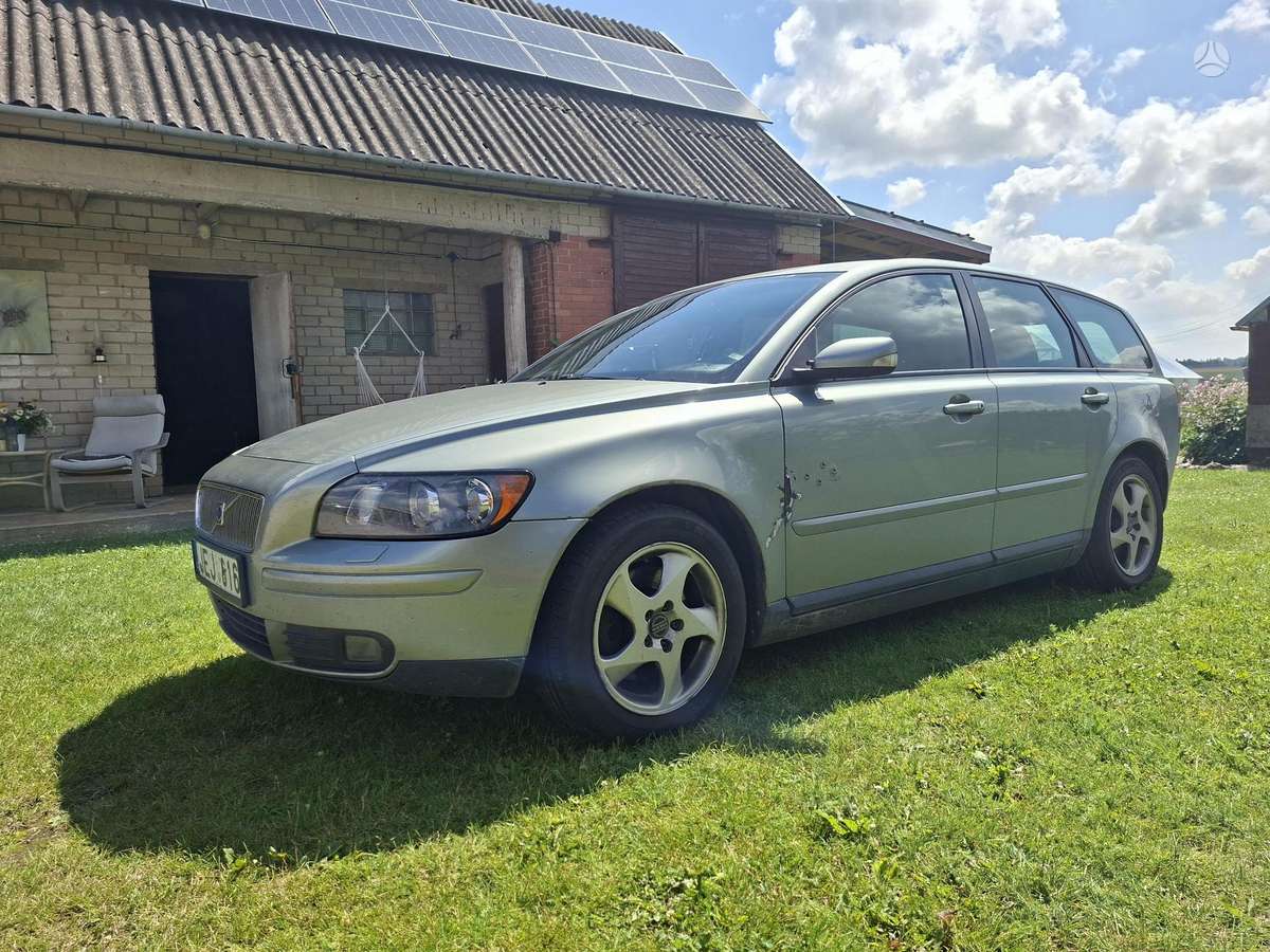 Volvo V50 - 1