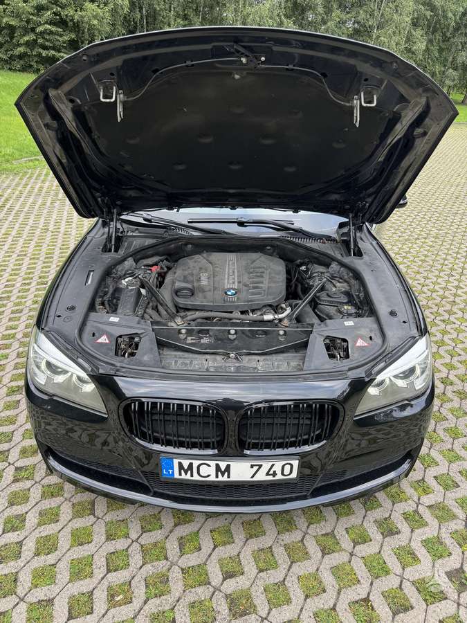 BMW 740, 3.0 l., Седан